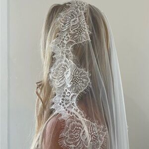 White chantilly lace veil floor length veil